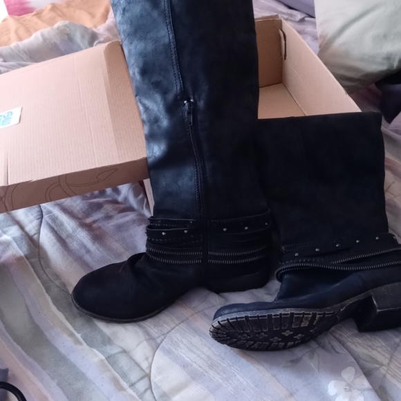 Apres boots - Picture 2 of 3